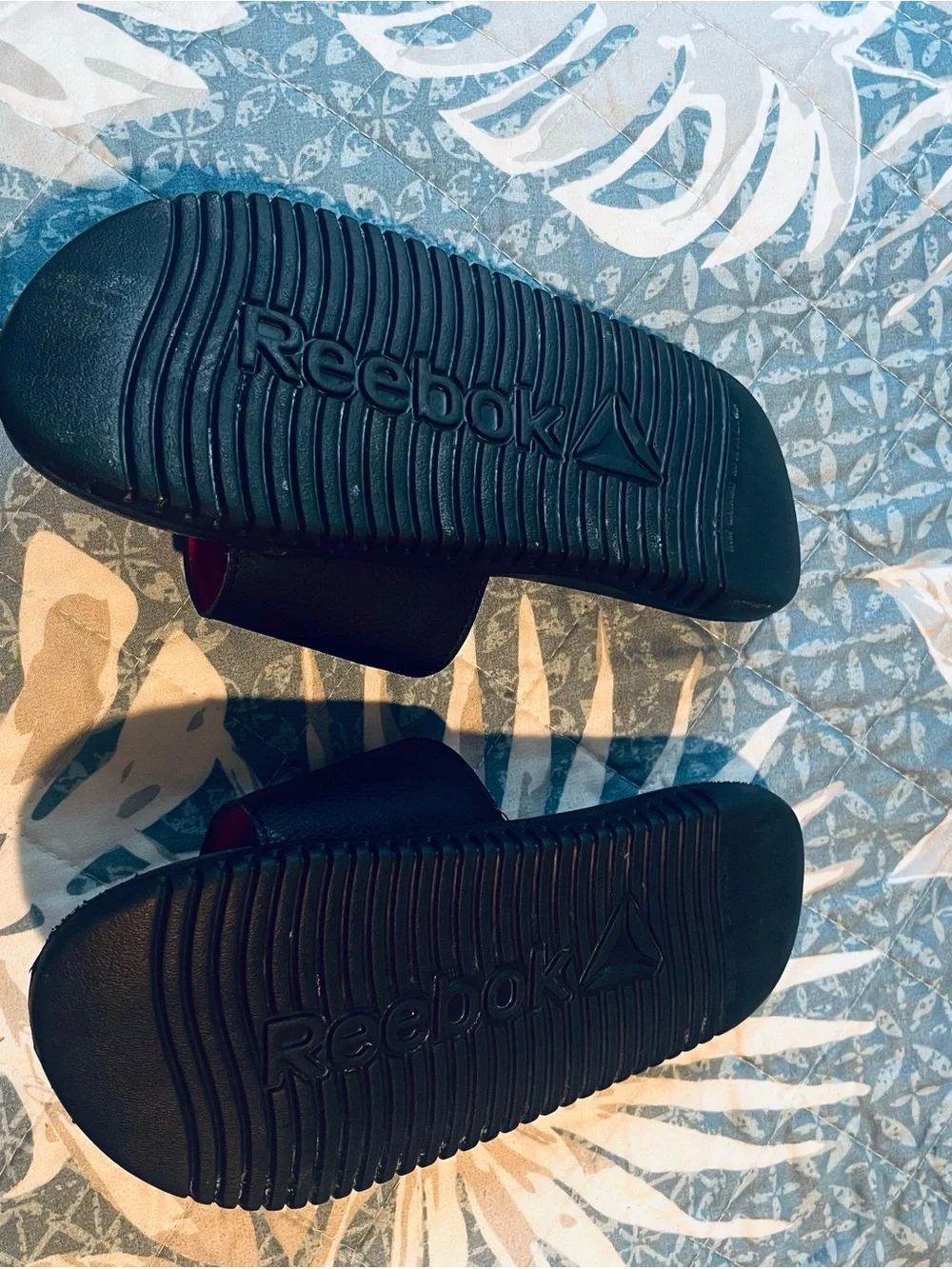 Reebok youth slip